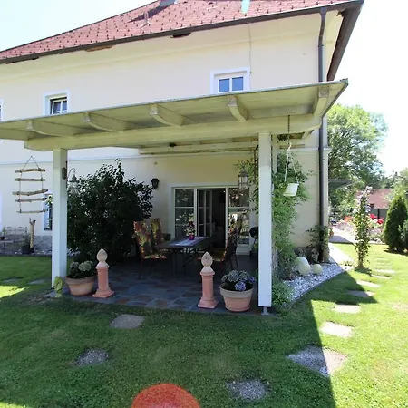 Luxurious In Klagenfurt With Terrace Tatil Evi